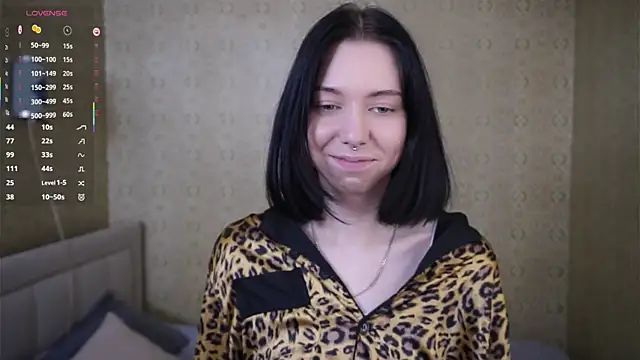 Snapshot of Miaisbeeach chatting on 04/29/26, 08:51 Miaisbeeach online show from 04/29/26, 08:51