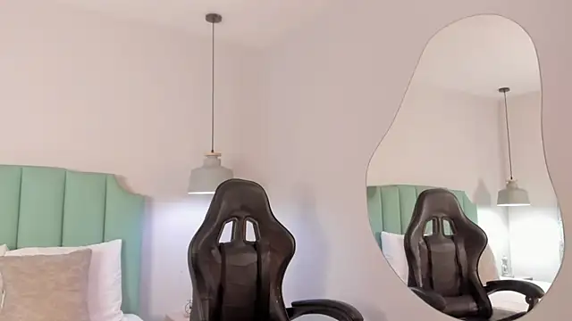 Snapshot of ashley_winterss chatting on 07/17/26, 12:56 ashley winterss online show from 07/17/26, 12:56