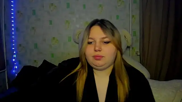 Snapshot of LillyHaigh chatting on 05/06/26, 01:03 LillyHaigh online show from 05/06/26, 01:03