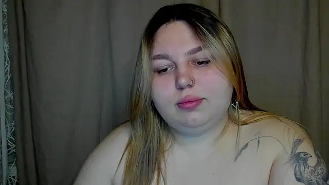 Snapshot of LillyHaigh chatting on 05/11/26, 08:06 LillyHaigh online show from 05/11/26, 08:06