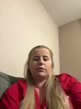 Snapshot of taylor-b chatting on 04/26/26, 07:00 taylor-b online show from 04/26/26, 07:00