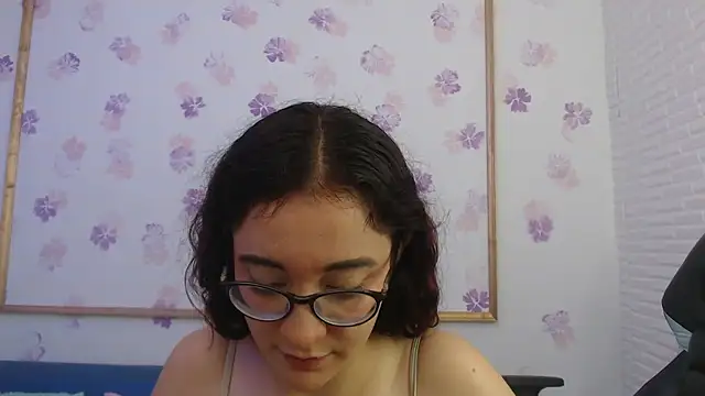 Snapshot of Karol_prescot chatting on 05/03/26, 01:28 Karol prescot online show from 05/03/26, 01:28