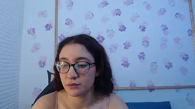 Snapshot of Karol_prescot chatting on 05/13/26, 02:14 Karol prescot online show from 05/13/26, 02:14