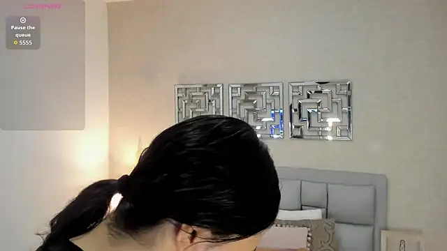 Snapshot of sofia__thompson chatting on 05/16/26, 12:07 sofia thompson online show from 05/16/26, 12:07