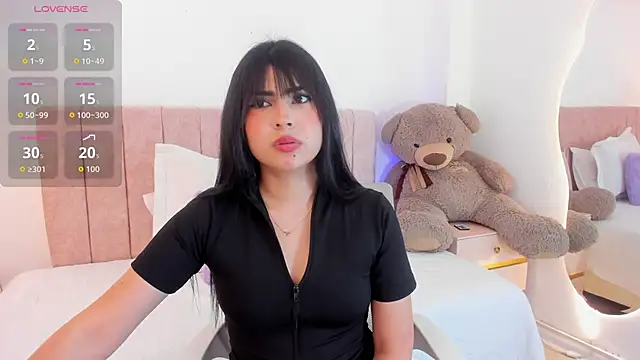 Snapshot of SofiVelvet_ chatting on 04/25/26, 07:44 SofiVelvet online show from 04/25/26, 07:44