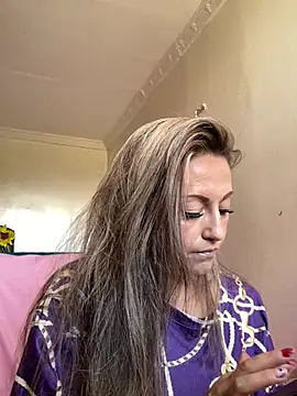 Snapshot of Angel_Nova_ chatting on 06/17/26, 04:08 Angel Nova online show from 06/17/26, 04:08