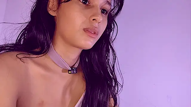 Snapshot of Baby_Elisee chatting on 07/11/26, 12:35 Baby Elisee online show from 07/11/26, 12:35
