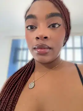 Snapshot of Ebony_maison chatting on 04/27/26, 07:01 Ebony maison online show from 04/27/26, 07:01