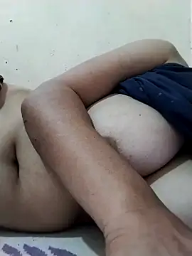 Snapshot of Zi90m chatting on 04/26/26, 04:43 Zi90m online show from 04/26/26, 04:43