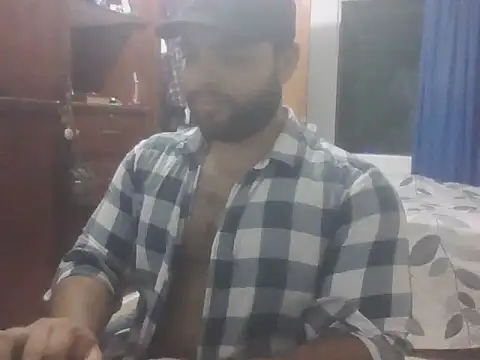 Snapshot of Bearmachin chatting on 04/28/26, 05:01 Bearmachin online show from 04/28/26, 05:01