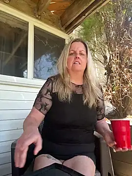 Snapshot of Bruiserboomer2 chatting on 04/27/26, 06:17 Bruiserboomer2 online show from 04/27/26, 06:17