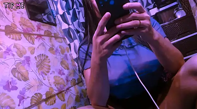 TSjuicyhotdrops online show from 02/09/25, 06:47