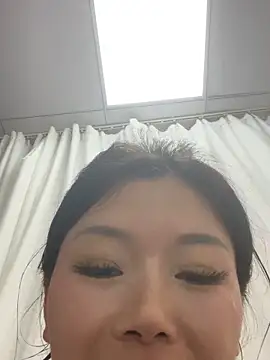 Snapshot of milkwine chatting on 06/02/26, 06:32 milkwine online show from 06/02/26, 06:32