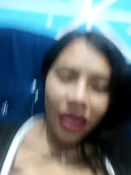 Snapshot of chiquibaby17 chatting on 04/26/26, 10:18 chiquibaby17 online show from 04/26/26, 10:18