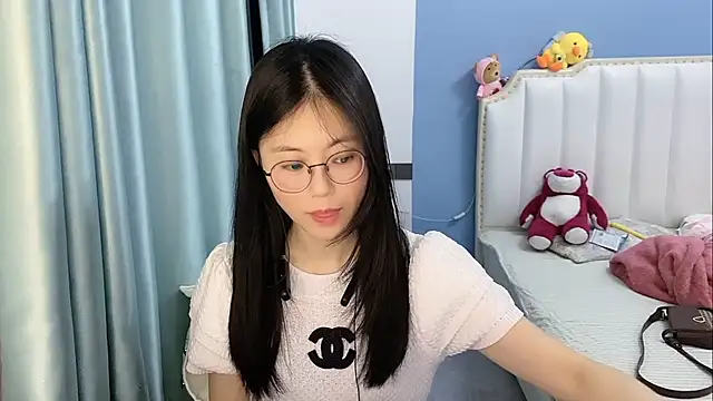 Snapshot of Luna-666 chatting on 04/26/26, 11:52 Luna-666 online show from 04/26/26, 11:52