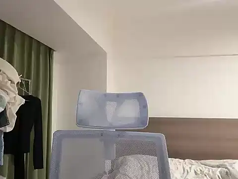 Snapshot of xiaoVV-001 chatting on 04/26/26, 12:36 xiaoVV-001 online show from 04/26/26, 12:36