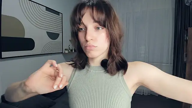 Snapshot of LydaAinley chatting on 04/28/26, 08:25 LydaAinley online show from 04/28/26, 08:25