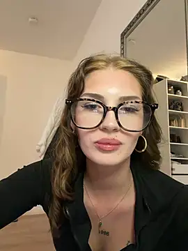 Snapshot of AmaraSpliss chatting on 04/27/26, 05:22 AmaraSpliss online show from 04/27/26, 05:22