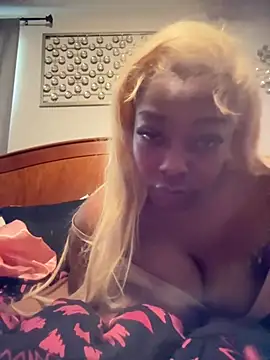 Snapshot of niketechfreak chatting on 04/27/26, 02:59 niketechfreak online show from 04/27/26, 02:59