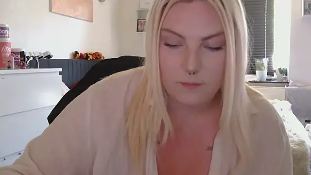 Snapshot of josi-420 chatting on 06/26/26, 04:22 josi-420 online show from 06/26/26, 04:22