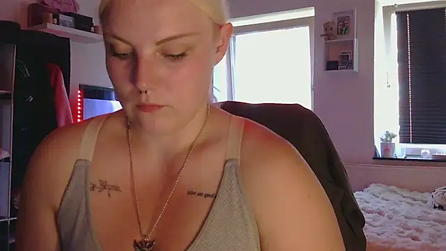 Snapshot of josi-420 chatting on 07/16/26, 06:25 josi-420 online show from 07/16/26, 06:25