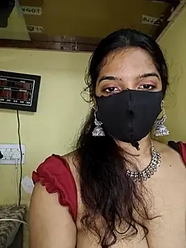 Snapshot of vanika2000 chatting on 07/21/26, 04:37 vanika2000 online show from 07/21/26, 04:37