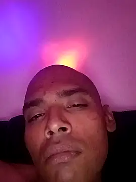 Snapshot of bigdickfriends chatting on 04/26/26, 02:48 bigdickfriends online show from 04/26/26, 02:48