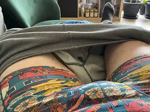 Snapshot of horny-bear89 chatting on 04/26/26, 02:15 horny-bear89 online show from 04/26/26, 02:15