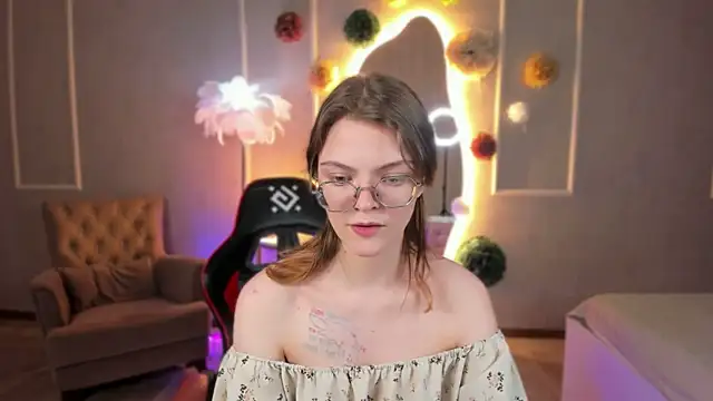 Snapshot of Avrora_Spark chatting on 04/27/26, 08:07 Avrora Spark online show from 04/27/26, 08:07