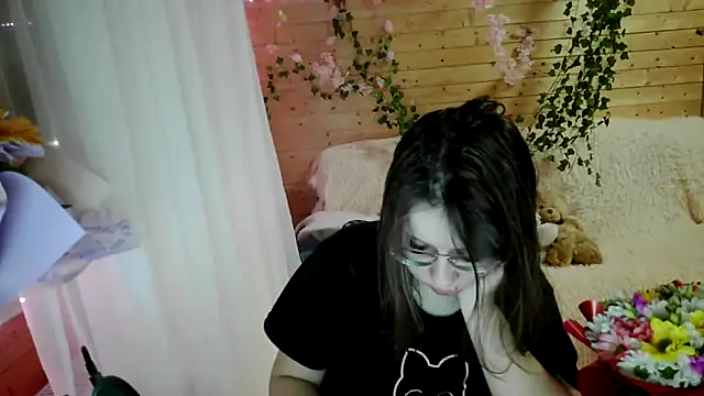 Snapshot of SummerAlexa chatting on 04/26/26, 07:33 SummerAlexa online show from 04/26/26, 07:33