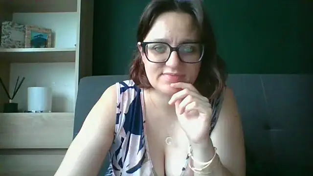 Snapshot of sensual_paris chatting on 07/07/26, 05:21 sensual paris online show from 07/07/26, 05:21