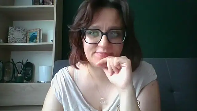 Snapshot of sensual_paris chatting on 07/23/26, 05:27 sensual paris online show from 07/23/26, 05:27