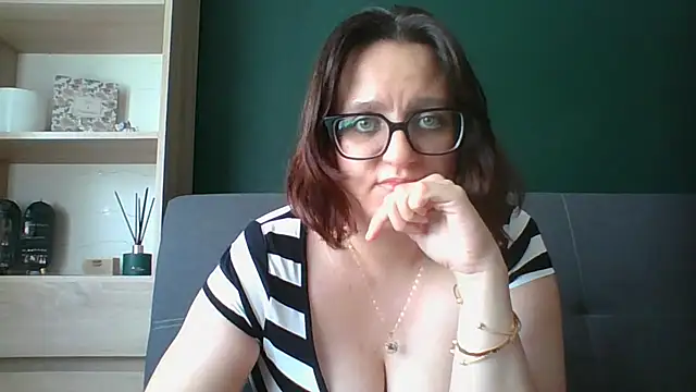 Snapshot of sensual_paris chatting on 07/28/26, 11:17 sensual paris online show from 07/28/26, 11:17