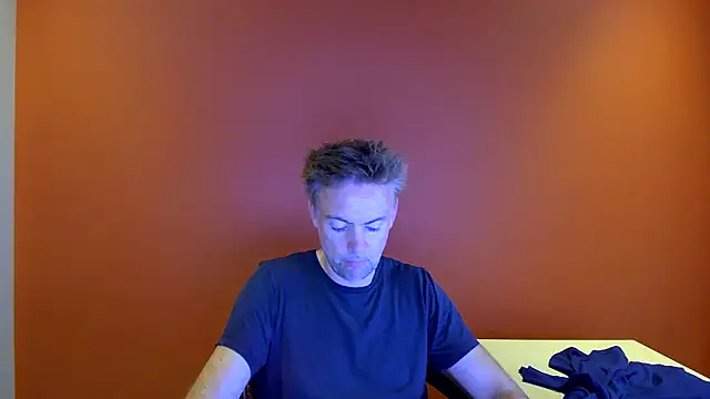 Snapshot of BronzeShowtime67 chatting on 05/01/26, 02:54 BronzeShowtime67 online show from 05/01/26, 02:54