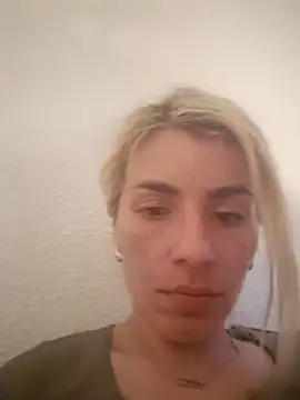 Snapshot of Goddess-Anne chatting on 06/14/26, 04:14 Goddess-Anne online show from 06/14/26, 04:14