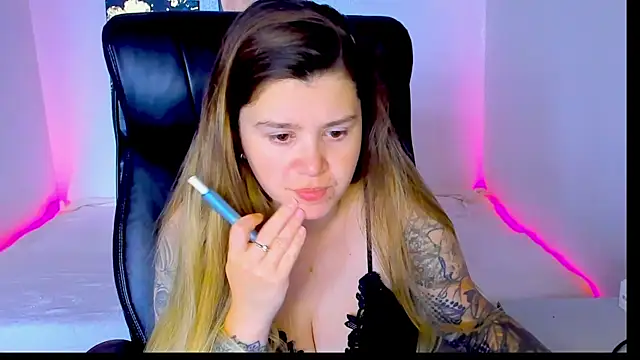 Snapshot of Natali_Secret chatting on 05/30/26, 07:27 Natali Secret online show from 05/30/26, 07:27