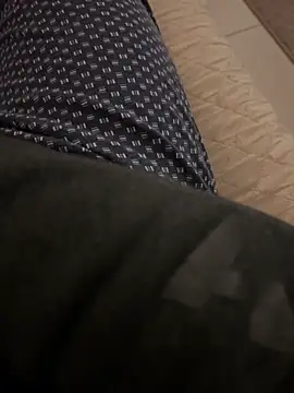 Snapshot of romanoxl69 chatting on 04/28/26, 08:14 romanoxl69 online show from 04/28/26, 08:14