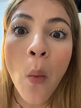 Snapshot of dulcemeggan chatting on 04/29/26, 05:00 dulcemeggan online show from 04/29/26, 05:00