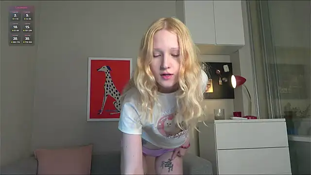 Snapshot of lollymoly chatting on 04/28/26, 05:56 lollymoly online show from 04/28/26, 05:56