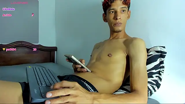 Snapshot of liammendoza98 chatting on 07/21/26, 02:58 liammendoza98 online show from 07/21/26, 02:58