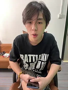 Snapshot of xf-777 chatting on 04/27/26, 10:02 xf-777 online show from 04/27/26, 10:02