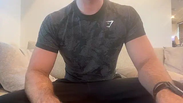 Snapshot of gymshrk chatting on 05/18/26, 04:57 gymshrk online show from 05/18/26, 04:57