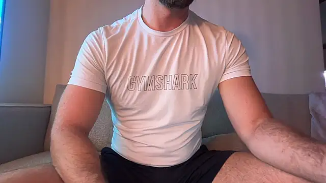 Snapshot of gymshrk chatting on 05/19/26, 04:52 gymshrk online show from 05/19/26, 04:52