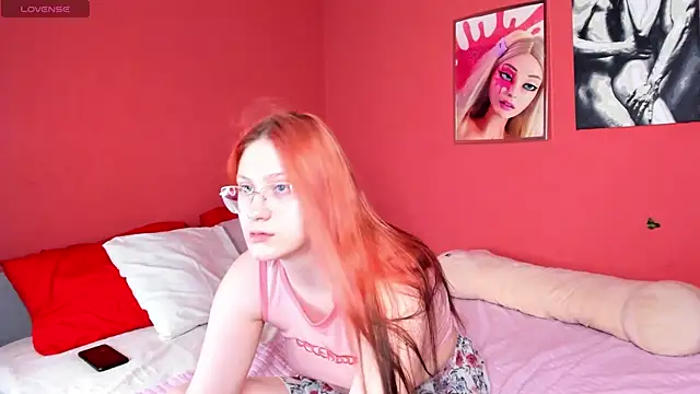 Snapshot of Queen_Milena chatting on 06/29/26, 03:02 Queen Milena online show from 06/29/26, 03:02