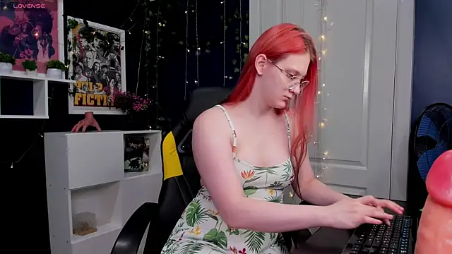 Snapshot of Queen_Milena chatting on 07/13/26, 02:58 Queen Milena online show from 07/13/26, 02:58