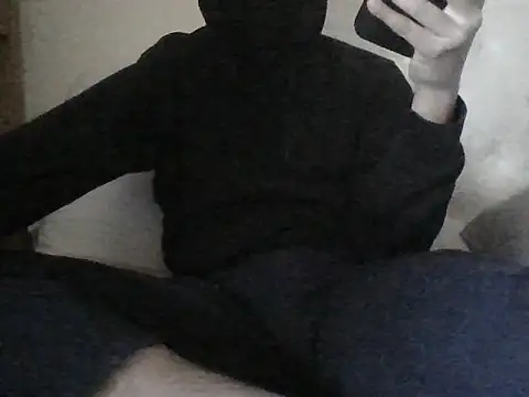 Snapshot of fedezeloofeet chatting on 04/27/26, 08:12 fedezeloofeet online show from 04/27/26, 08:12