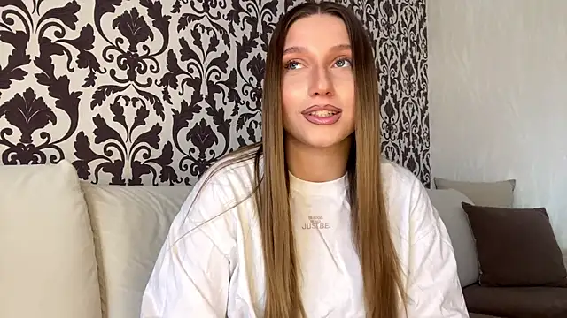 Snapshot of Akyo_alfew chatting on 04/28/26, 02:00 Akyo alfew online show from 04/28/26, 02:00