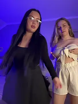 Snapshot of Cherry_Pair chatting on 04/28/26, 11:26 Cherry Pair online show from 04/28/26, 11:26