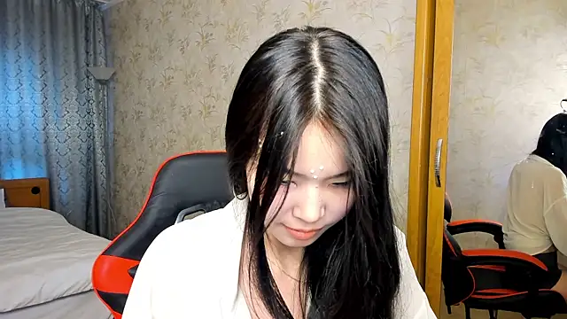 Snapshot of Akiba_cute chatting on 05/19/26, 12:22 Akiba cute online show from 05/19/26, 12:22