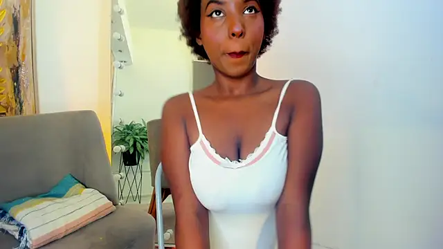 Snapshot of Kiara_Curls chatting on 07/01/26, 11:34 Kiara Curls online show from 07/01/26, 11:34